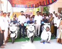 దివ్యాంగులు ఆత్మవిశ్వాసంతో  ముందుకెళ్లాలి : ఎమ్మెల్యే మేఘా రెడ్డి