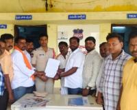 ప్రజలను రెచ్చగొట్టే వ్యక్తిని శిక్షించాలని పోలీస్ స్టేషన్లో ఫిర్యాదు. 