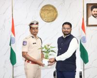 నూతన జిల్లా కలెక్టర్‌ రిజ్వాన్ భాషా షేక్ ని కలిసిన   జిల్లా ఎస్పీ శ్రీనివాసరావు