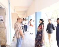 ఇంటర్మీడియట్ పరీక్షల సరళిని పరిశీలించిన జిల్లా కలెక్టర్ 