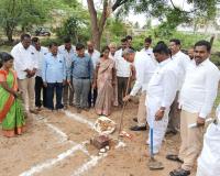 నూతన అంగన్వాడీ కేంద్రానికి భూమి పూజ