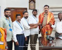 సబ్ రిజిస్ట్రార్ కార్యాలయంలో చట్టాలపై అవగాహన కార్యక్రమం