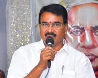 తెలంగాణ ప్రయోజనాల మీద దృష్టి పెట్టాలి 