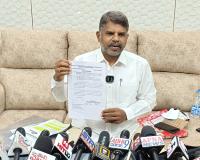 అనుమతులు లేని జిల్లా డిస్ట్రిక్ట్ క్లబ్ నిర్మాణంపై హైకోర్టు నోటీసులు