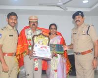 పదవి విరమణ పొందిన పోలీస్ 