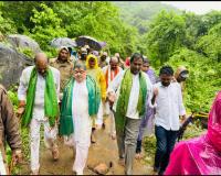 ​భారీ వర్షంలోనూ కొండగట్టు అంజన్న గిరిప్రదక్షిణ
