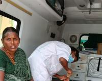 పాము కాటుకు గురైన మహిళకు 108 సిబ్బంది సకాలంలో ప్రాణరక్షణ