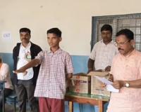 లింగంపల్లి పాఠశాలలో మాక్ పోలింగ్.