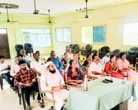 రైతులు అప్రమత్తంగా ఉండాలి : డిప్యూటీ కలెక్టర్ 