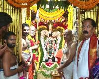 భగవంతుడిని నిస్వార్థంగా ప్రార్థించాలి