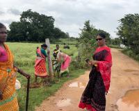 ఉపాధి హామీ పనులను పరిశీలించిన సర్పంచ్ రాజ సులోచన 