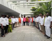 మాజీ ఎంపీని కలిసిన షాబాద్ మండల కాంగ్రెస్ అధ్యక్షుడు