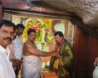 వనదుర్గమ్మ సన్నిధిలో జిల్లా విద్యాధికారి