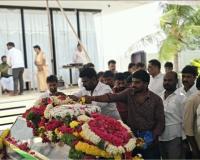 ప్రభుత్వ చీఫ్ విప్ పట్నం మహేందర్ రెడ్డి మాతృమూర్తికి గుడుపల్లి పెంటారెడ్డి ఘన నివాళి