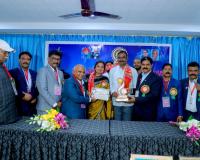 ఉత్తమ సర్పంచ్ అవార్డు అందుకున్న సబితా గోవర్ధన్ రెడ్డి
