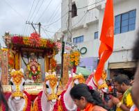భక్తి శ్రద్ధలతో శ్రీ సాయిబాబా పల్లకి ఊరేగింపు.