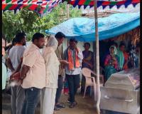 మృతుని కుటుంబానికి ఆర్థిక సాయం