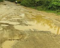 గుంతలమయంగా ముత్యంపేట ప్రధాన రహదారి