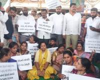 తలసాని క్షమాపణ చెప్పాలి