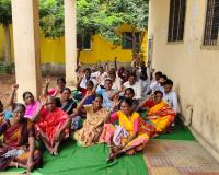 గ్రామపంచాయతీ సిబ్బంది  రిలే నిరాహార దీక్ష 