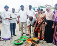 పెబ్బేరు బస్టాండులో సీసీ   బెడ్ పనులు ప్రారంభం 