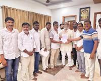 శివంపేట బీరు ఫ్యాక్టరీ వ్యర్థ జలాలపై గ్రామస్తుల ఫిర్యాదు