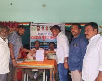 శివంపేటలో అక్రమ నిర్మాణాలపై చర్యలు తీసుకోవాలని రైతుల వినతి