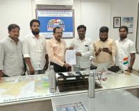 ఉమ్మడి పుల్కల్ రైతుల విద్యుత్ సమస్యలపై సూపరింటెండెంట్‌కు వినతిపత్రం 