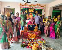 పోతరాజులు,అమ్మవారి వేషధారణలో పాల్గొన్న విద్యార్థులు.