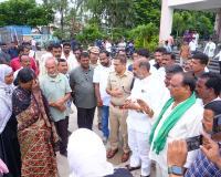 బాధిత కుటుంబాలకు అండగా ఉంటాం