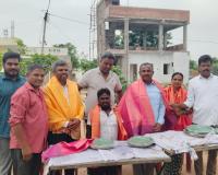 కల్వకుర్తిలో హెల్పింగ్‌ హాండ్స్‌ ఆధ్వర్యంలో అన్నదాన కార్యక్రమం 