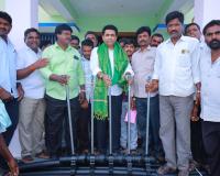 రైతులకు స్ప్రింక్లర్ పైపులను పంపిణీ చేసిన ఎమ్మెల్యే డా.కూచుకుళ్ల రాజేష్ రెడ్డి