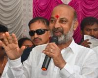 బట్ట కాల్చి మీద వేస్తే ఊరుకోం