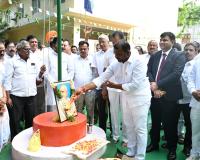తొలిసారి మేయర్ హోదాలో జెండా ఎగరవేసిన కొలగాని శ్రీనివాస్