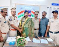 కరీంనగర్ రూరల్ సీఐ నిరంజన్ రెడ్డికి ఇండియన్ పోలీస్ మెడల్