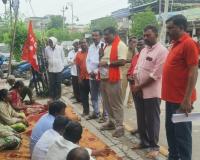 పంచాయతీ కార్మికుల ఉసురు తీస్తారా? 