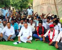 కార్మికుల జీతాలు తగ్గిస్తే మున్సిపాలిటీ స్తంభిస్తుంది