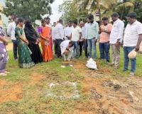 ఎమ్మెల్యే మనోహర్ రెడ్డి సహకారంతో పట్టణ అభివృద్ధికి కృషి. 