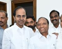 మాజీ సీఎంను కలిసిన గజ్వేల్ మాజీ చైర్మన్