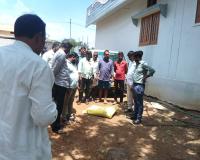  రైతుల పొలాలకు వ్యవసాయ అధికారులు