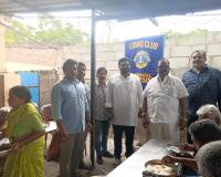 అనాథాశ్రమంలో లయన్స్ క్లబ్ ఆధ్వర్యంలో అన్నదానం