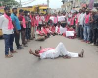 బస్టాండ్ కూడలిలో రాస్తా రోకో ధర్నా