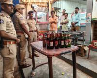 కర్కపట్ల గ్రామంలో భారీగా మద్యం, బైకులు స్వాధీనం