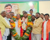 ఘనంగా కోలిపాక శ్రీనివాస్ జన్మదిన వేడుకలు 