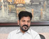 తెలంగాణ కాంగ్రెస్‌లో ముదురుతున్న ‘ఒరిజినల్‌ కాంగ్రెస్‌ vs ఎల్లో కాంగ్రెస్‌’ పంచాయతీ 