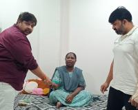 ప్రమాదంలో గాయపడిన యువకుడికి ఆర్థిక సహాయం