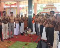 కృష్ణ నగర్ సంజీవిని  హనుమాన్ మందిరంలో యజ్ఞోపవితo.