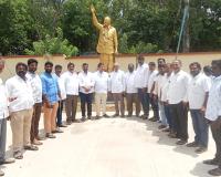 పేదల పక్షపాతి రైతు బాంధవుడు వైస్ ఆర్