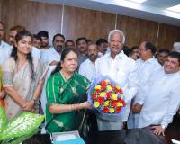 కుడా చైర్‌పర్సన్‌గా బాధ్యతలు స్వీకరించిన గుండు సుధారాణి కి శుభాకాంక్షలు తెలిపిన కడియం శ్రీహరి 