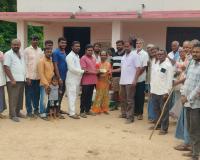 బ్లడ్ క్యాన్సర్ బాధితుడికి మాల సంఘం ఆర్థిక చేయూత